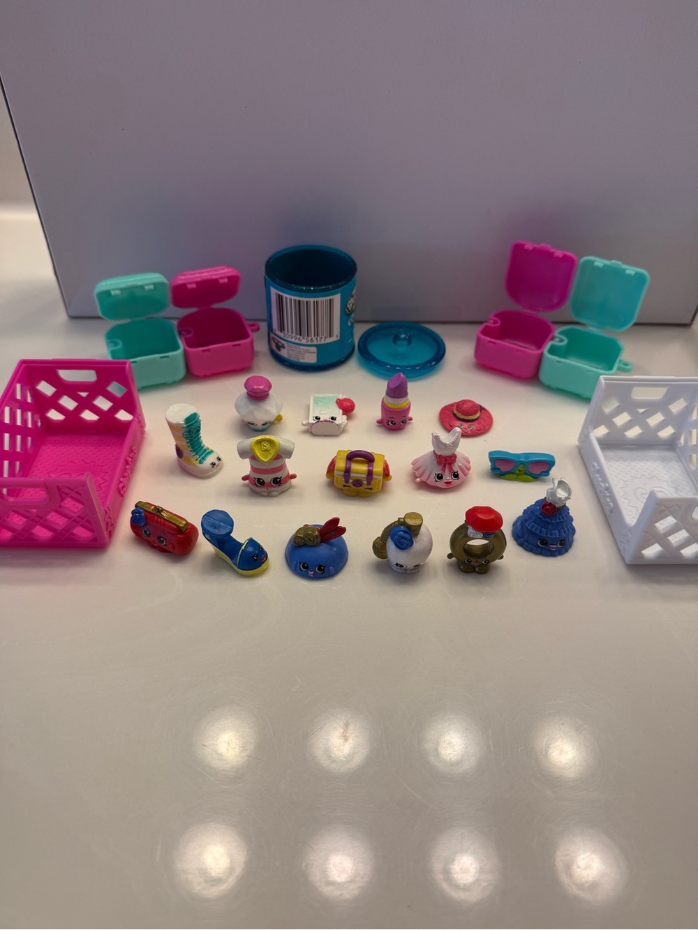 Shopkins mixed lot of 15 figures and empty containers